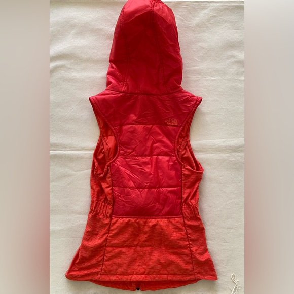 The North Face Bright Orange Quilted Puffer Vest Stretch Sides Hooded XS - Picture 2 of 11